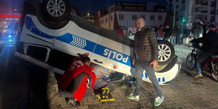 Polis aracı ters döndü 1 polis yaralandı