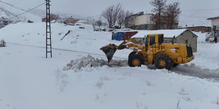 Kar nedeniyle kapanan 107 yol ulaşıma açıldı