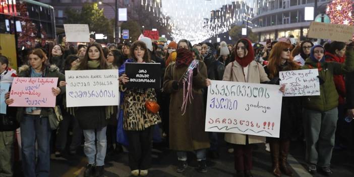 Gürcistan'daki AB yanlısı gösteriler yılbaşında da sürdü
