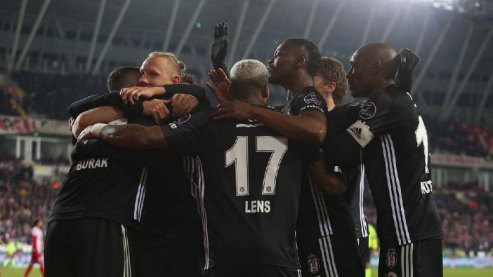 Beşiktaş zirve yarışını bırakmadı... Süper Lig'de son durum!