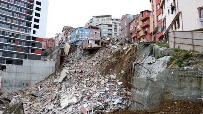 Kağıthane'deki enkaz gün ağarınca ortaya çıktı