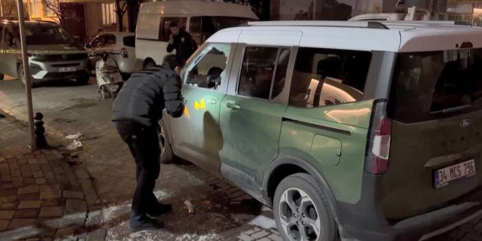 Motosikletli saldırgan araca kurşun yağdırdı