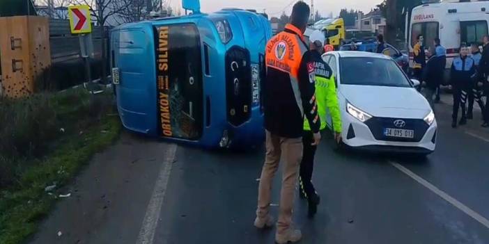 Araç yolcu minibüsüne çarptı. Yaralılar var