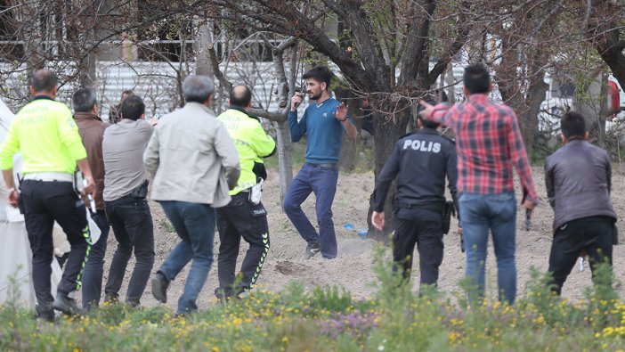 'Dur' ihtarına uymayıp polise ateş açtı