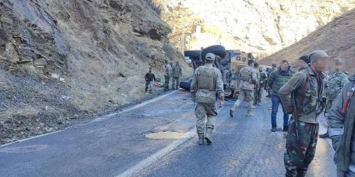 Askeri araç devrildi. 2 asker yaralı