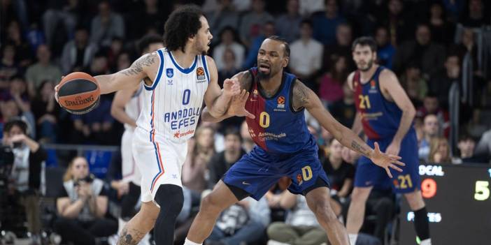 Anadolu Efes Barcelona'ya kayıp