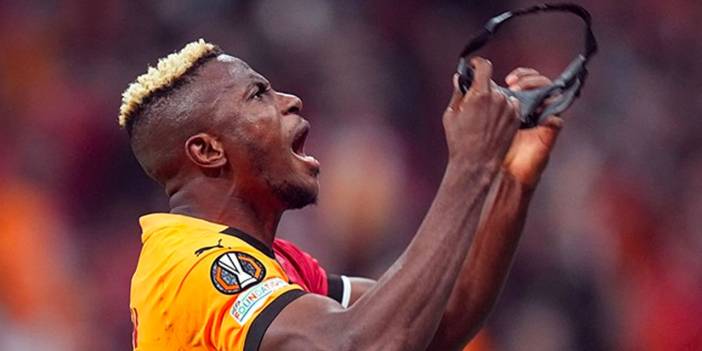 Osimhen görür görmez çıldırdı! Gazetecilere saldırıp hakaret etti