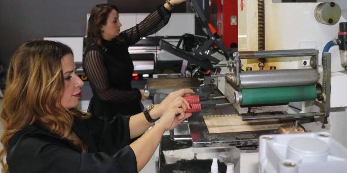 Gelin görümce sırt sırta verdi: İşlerinin başına geçti