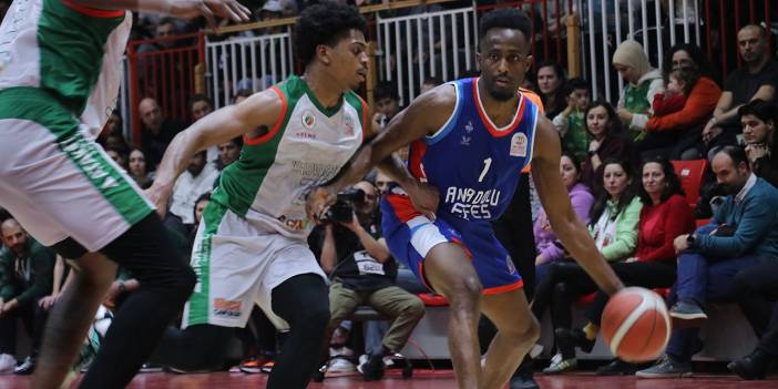 193 sayılık maçı Anadolu Efes kazandı
