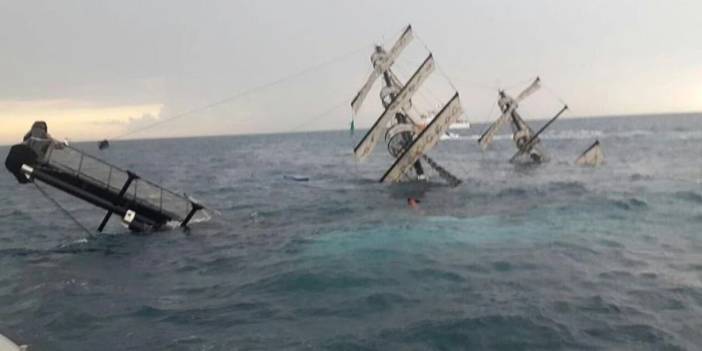 Şili'de turist teknesi battı: 7 kişi hayatını kaybetti