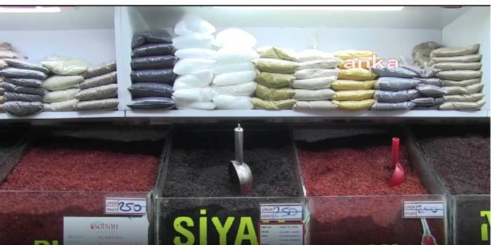 Şanlıurfa esnafı uyardı: Bilmediğiniz yerden isot almayın, bakın içine neler katıyorlar