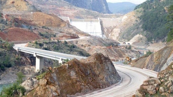 Yine aynı şey oldu; Gökdere Köprü Barajı'nın kapağı patladı