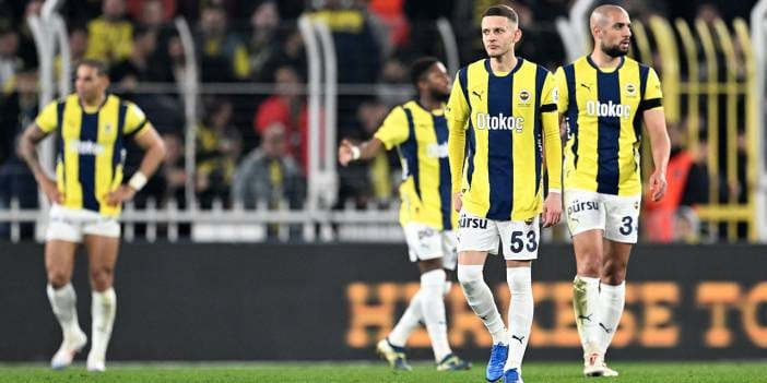 Kadıköy'de VAR devreye girdi: Penaltı ve kırmızı kart