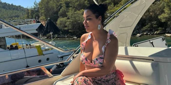 49 yaşındaki Zara'nın kıyafeti görenleri şaşkına çevirdi! Sahneyi salladı