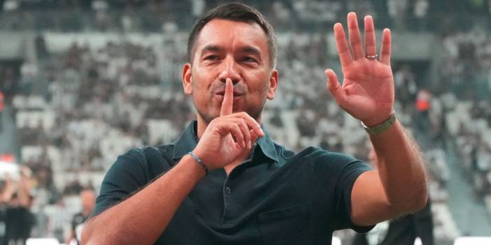 Van Bronckhorst'tan flaş Beşiktaş açıklaması: 43 puan geride kalmış bir takım aldım