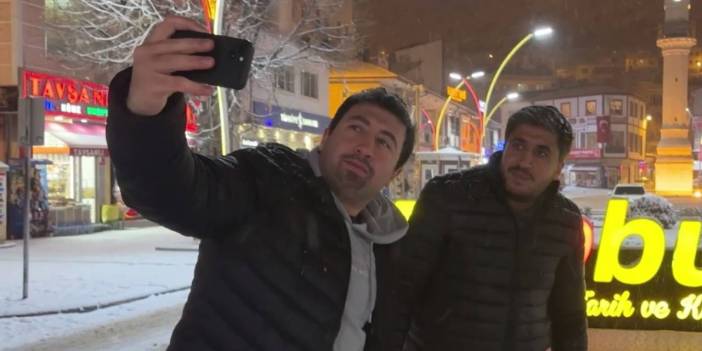 Gece yarısı birden başladı: Telefonunu kapan sokağa fırladı