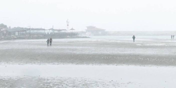 Silivri'de deniz metrelerce çekildi: İlk defa böyle görüyorum