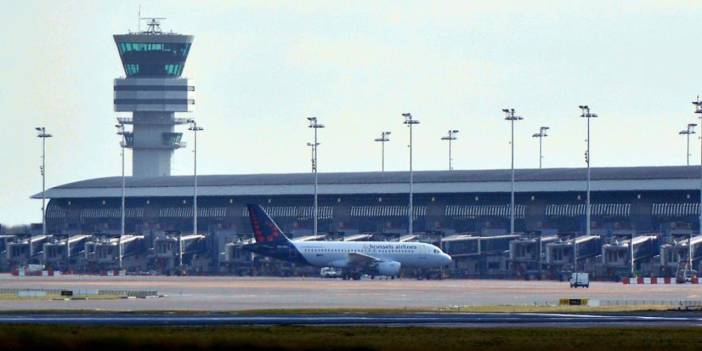 Çalışanlar greve gidiyor. Havalimanında seferler iptal edildi