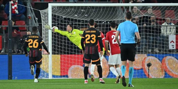 Muslera küplere bindi: Yayını terk etti