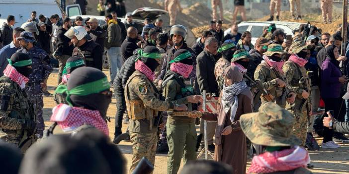 Hamas 3 İsrailli esiri Kızılhaç’a teslim etti