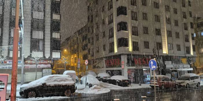İstanbul'da kar yağışı aralıklarla sürüyor