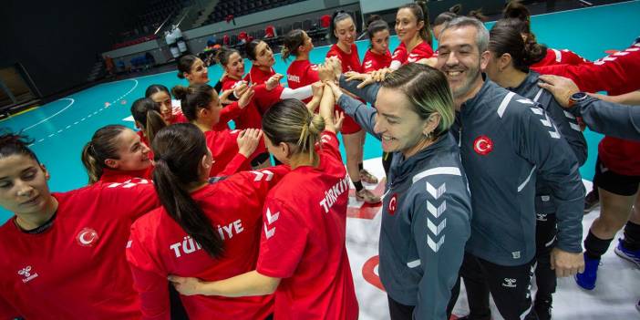 Montes milli takım ile ilk antrenmanına çıktı