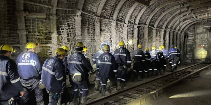 Özelleştirmeye karşı çıkan Çayırhan işçileri kendilerini madene kapattı