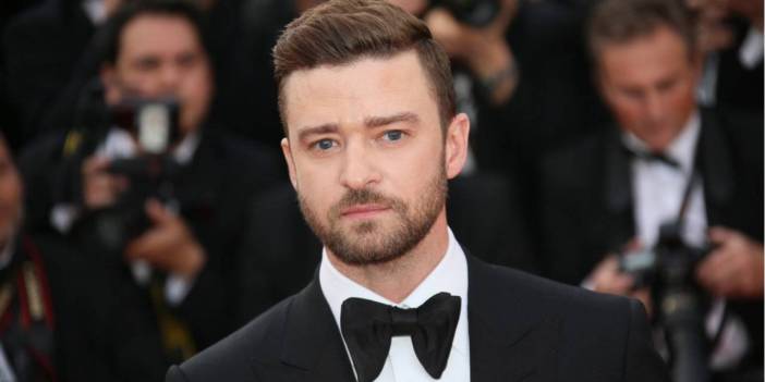 Ünlü şarkıcıyı tutuklayan polise ödül verildi