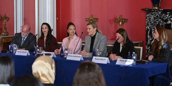 Ankara'da 'Türkiye'de Kadın Sporu' konferansı düzenlendi