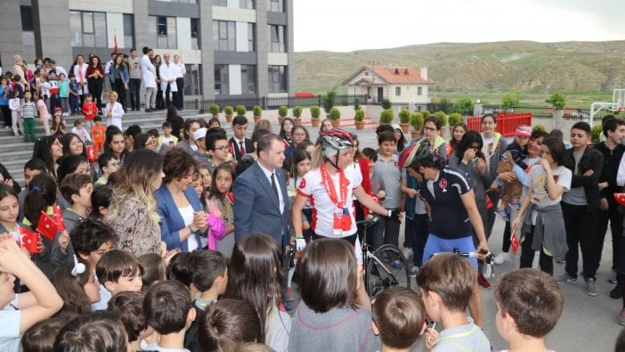 Bisikletle İstanbul'dan Samsun'a yola çıkan öğretmen Çankırı'ya ulaştı