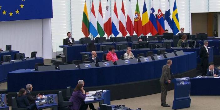 AP'li vekil bakana sert çıktı: Ben Filistinlilerden bahsederken kıkırdıyordunuz