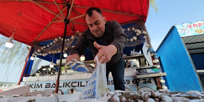 Kilosunu 50 liradan sattı: Almak isteyenler izdiham yarattı