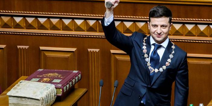 Ukrayna'nın yeni cumhurbaşkanı Zelenskiy erken seçim ilan etti