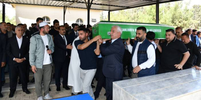 Toprak kayması sonucu hayatını kaybeden 3 işçi defnedildi