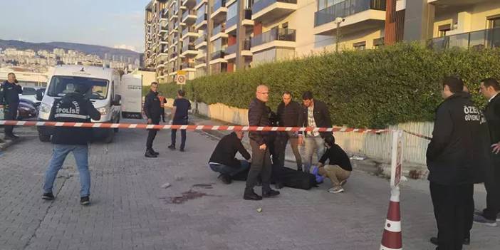 İzmir'de vahşet: Sokakta önünü kestiği eski nişanlısı ile annesini vurdu!