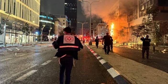 Husiler İsrail'in başkentini vurduklarını açıkladı