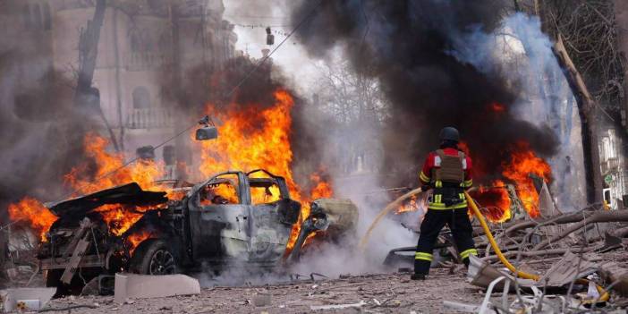 Rusya'dan Ukrayna'ya balistik füze saldırısı: 21 kişi hayatını kaybetti