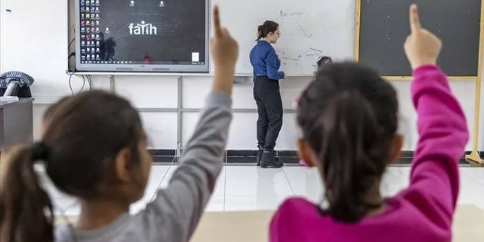 MEB, 15 bin öğretmen için takvimi açıkladı