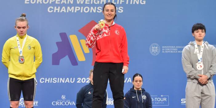 Aysel Özkan'dan altın madalya