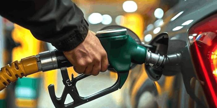 Benzine gece yarısı zammı: Tabelalar yeniden değişti