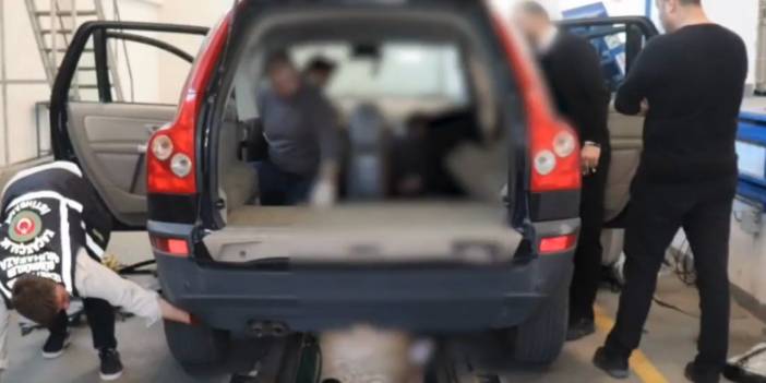 Yunanistan sınırında lüks araçtan kilolarca uyuşturucu çıkarıldı