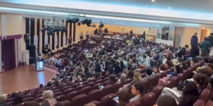 Başhekim 'doğal doğum' dedi: Öğrenciler salonu terk etti