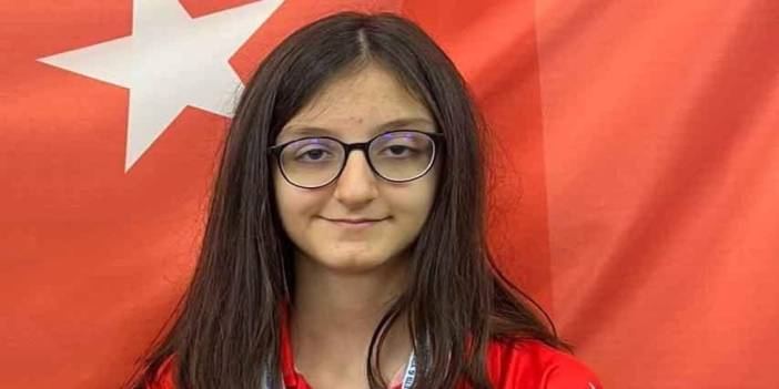 Bursa'dan dünya şampiyonu çıktı: 14 yaşındaki Arya Aydoğan kazandı