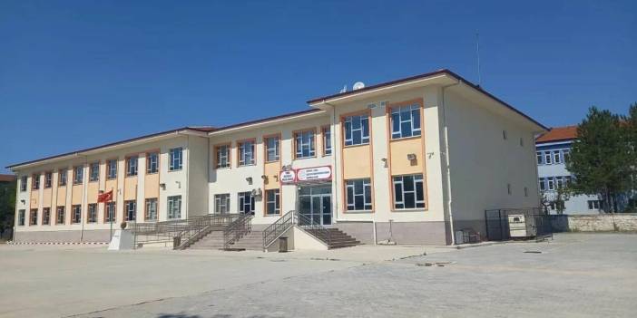 Okulda zehirlenme vakası: 19 öğrenci hastaneye kaldırıldı