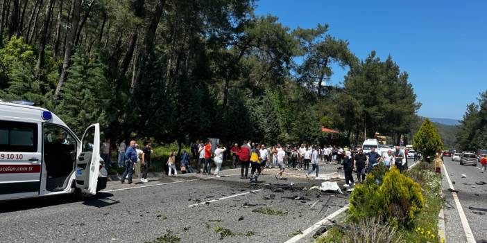 Marmaris'te zincirleme trafik kazası: 2 ölü 2 yaralı