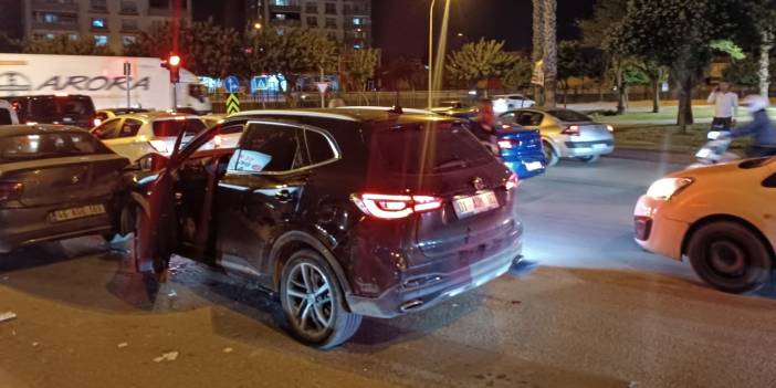 Kırmızı ışıkta kanlı pusu: Kurşun yağdırdılar
