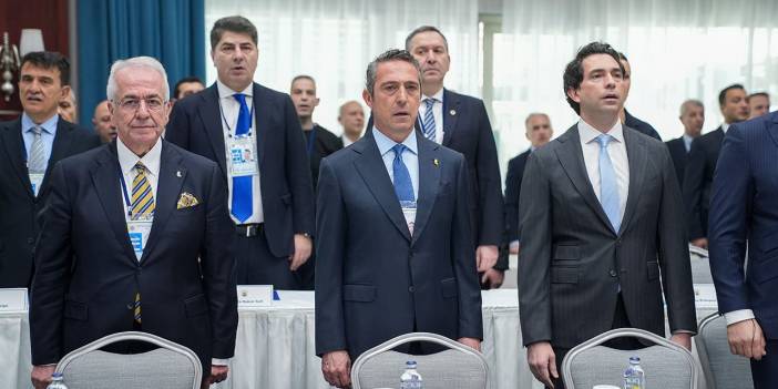 Fenerbahçe Divan Kurulu başlarken dışarıda kıyamet koptu