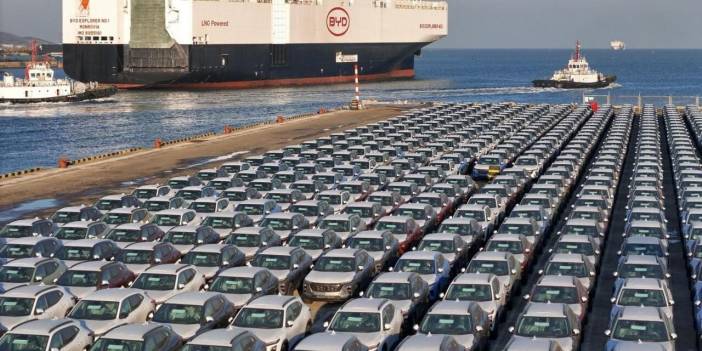 Dünyanın en büyüğü: BYD'nin kargo gemisi yelken açtı