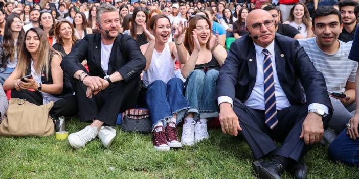 Mahmut Tanal İzmir’de üniversite öğrencileriyle buluştu: TOMA Türkiye'de bir sektör haline geldi