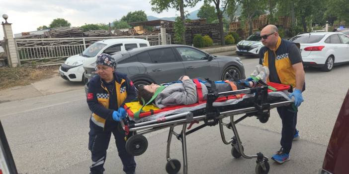 İki motosiklet çarpıştı: Baba-oğul yaralandı